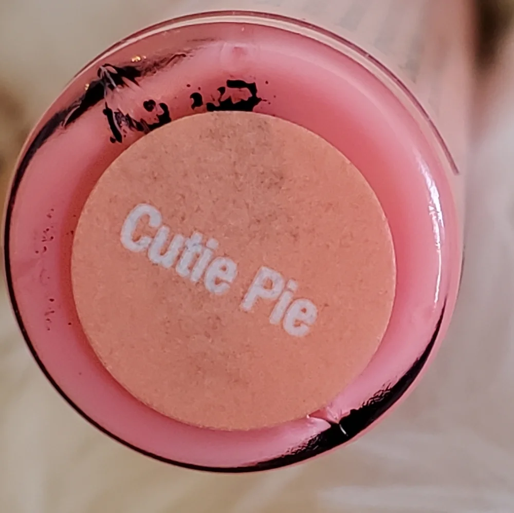 Lipsense moisturizing lip gloss in Cutie Pie - Picture 1 of 4